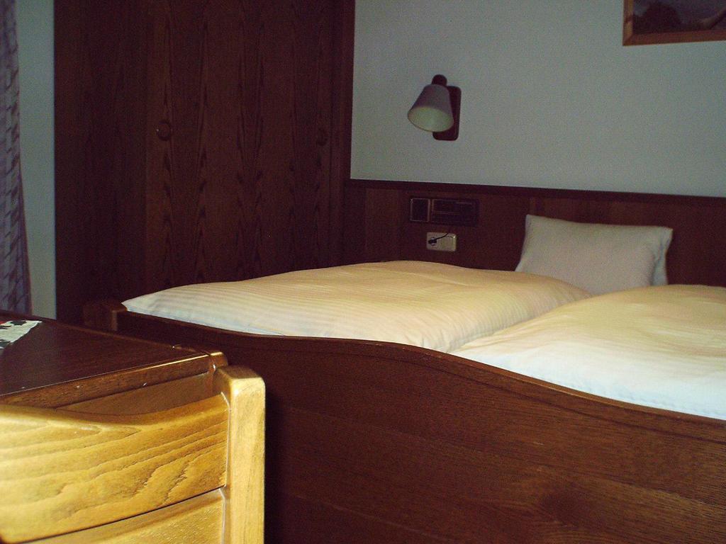 Gasthof Zur Einkehr Sankt Leonhard im Pitztal Δωμάτιο φωτογραφία